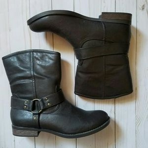 American Eagle boots with bucke W8.5